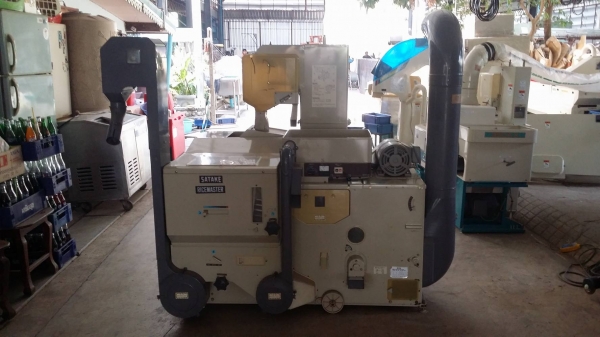 เครื่องสีข้าวกล้องเก่าญี่ปุ่น  SATAKE  รุ่น APS40 เก่าญี่ปุ่น สภาพสวยเครื่องพร้อมใช้งาน  ไม่เคยใช้งานในไทย