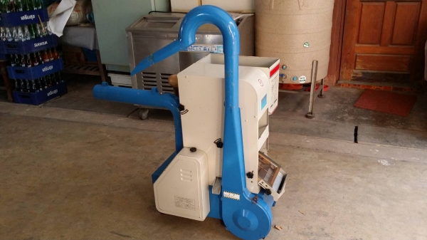 เครื่องสีข้าวกล้องเก่าญี่ปุ่น FC4S ขนาดกระทัดรัด เหมาะสำหรับในครัวเรือน สภาพสวย เครื่องพร้อมใช้งาน  ไม่เคยใช้งานในไทย