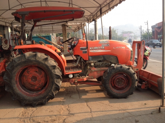 ขายรถแทรกเตอร์มือสอง