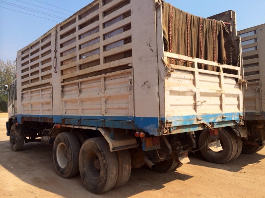 ขายด่วน รถสิบล้อสองเพลาดั้มพ์  isuzu deca270   ปี42  สภาพดี พร้อมใช้งาน