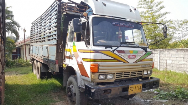ขาย 10 ล้อ เพลาเดียว HINO KT925 คัสซีสวยจัดตลอดเส้น เครื่อง HO7C 180 แรงม้า ช่วงล่างใหญ่ วางหัว F18 พวงมาลัยพาวเวอร์ ทะเบียนพร้อมโอนครับ