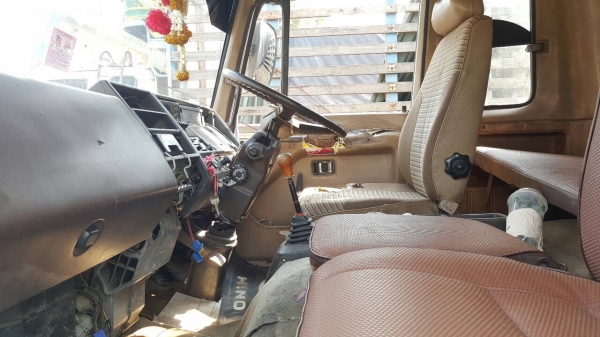 ขาย 10 ล้อ เพลาเดียว HINO KT925 คัสซีสวยจัดตลอดเส้น เครื่อง HO7C 180 แรงม้า ช่วงล่างใหญ่ วางหัว F18 พวงมาลัยพาวเวอร์ ทะเบียนพร้อมโอนครับ ขาย 10 ล้อ เพลาเดียว HINO KT925 คัสซีสวยจัดตลอดเส้น เครื่อง HO7C 180 แรงม้า ช่วงล่างใหญ่ วางหัว F18 พวงมาลัยพาวเวอร์ ทะเบียนพร้อมโอนครับ