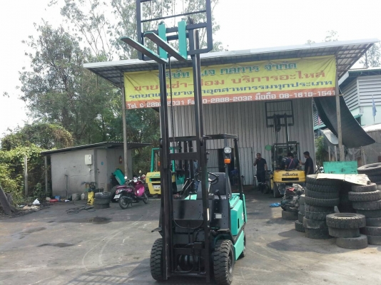 Sumitomo ขนาด1.5ตันเสาสูง3เมตร เกียร์ธรรมดา เครื่องเบนซิล ยางตันใหม่4เส้น รถญี่ปุ่นแท้ ราคาต่อรองได้0816161541