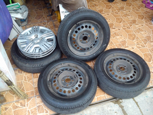 ล้อกระทะพร้อมยาง ถอดจากรถ HONDA JAZZ ขอบ 15" 4รู100