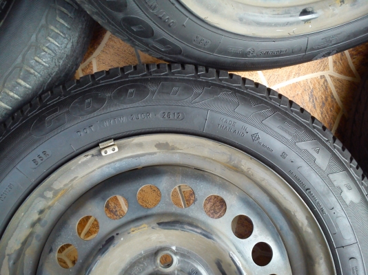 ล้อกระทะพร้อมยาง ถอดจากรถ HONDA JAZZ ขอบ 15" 4รู100