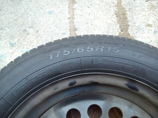 ล้อกระทะพร้อมยาง ถอดจากรถ HONDA JAZZ ขอบ 15" 4รู100