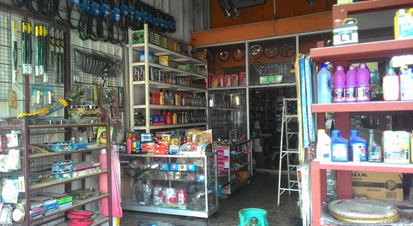 ขายอะไหล่ในร้านและชั่นวางอะไหล่ทั่งหมดเลิกกิจการครับ