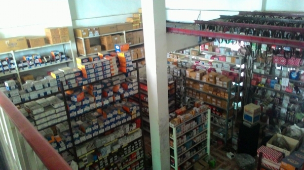 ขายเหมาอะไหล่รถยนต์ประดับยนต์ของใหม่ในร้านและชั่นวางของทั่งหมด0835466602