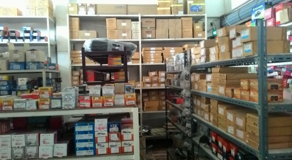 ขายเหมาอะไหล่รถยนต์ประดับยนต์ของใหม่ในร้านและชั่นวางของทั่งหมด0835466602