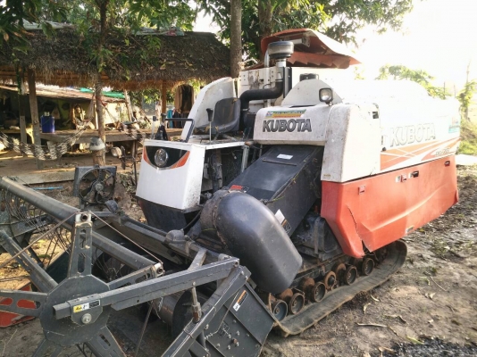ขายด่วน3วันนี้เท่านั้น!!!!รถเกี่ยวข้าวKOBOTA DC70 399,999บาท