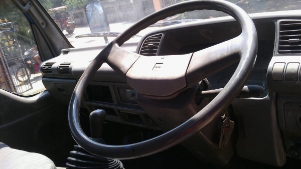 ขายรถ6ล้อNKR รุ่น lSUZU 120 แรงม้า ติดต่อ 082-4894182 - 087-1093704 ID LINE pitark_ tark