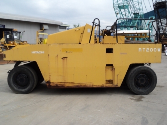 Hitachi RT200WT รถบด 7ล้อพร้อมใช้งานครับ สอบถามได้ครับ 098-246-3778 , 089-062-8275 น๊อคครับ