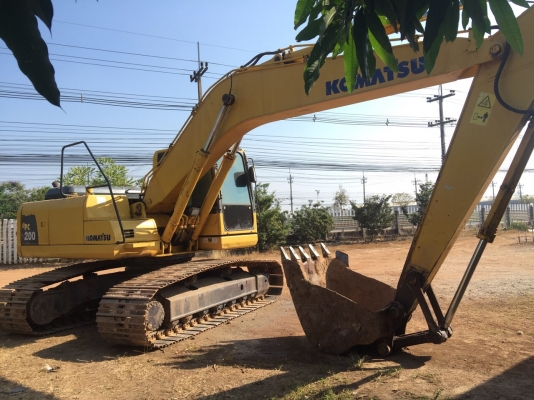 ขาย KOMATSU 200-8 ปี08. รถสวยมาก. พร้อมใช้. ทุกอยางเตม