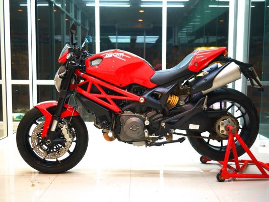ขาย Ducati Monster 796 รถศูนย์ปลายปี 2014 รถมือเดียว สภาพกริ๊ปๆ สีเดิมทั้งคัน