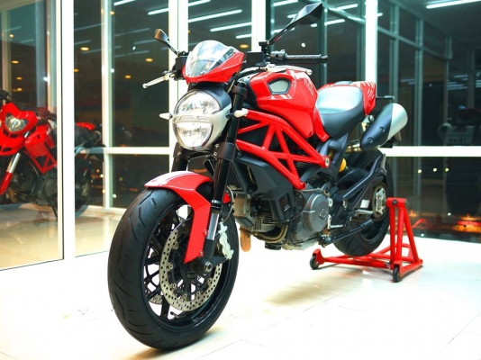 ขาย Ducati Monster 796 รถศูนย์ปลายปี 2014 รถมือเดียว สภาพกริ๊ปๆ สีเดิมทั้งคัน