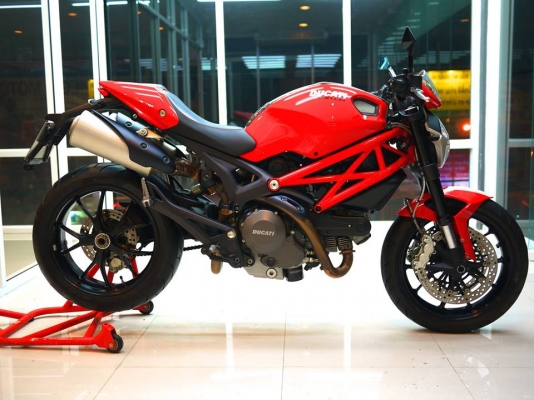 ขาย Ducati Monster 796 รถศูนย์ปลายปี 2014 รถมือเดียว สภาพกริ๊ปๆ สีเดิมทั้งคัน