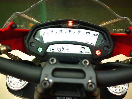 ขาย Ducati Monster 796 รถศูนย์ปลายปี 2014 รถมือเดียว สภาพกริ๊ปๆ สีเดิมทั้งคัน