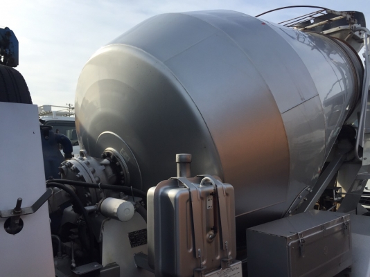 รถโม่ปูน isuzu deca จากญี่ปุ่น ถังโม่ใหญ่ สภาพสวยมาก ปี 2006 รถโม่ปูน isuzu deca จากญี่ปุ่น ถังโม่ใหญ่ สภาพสวยมาก ปี 2006