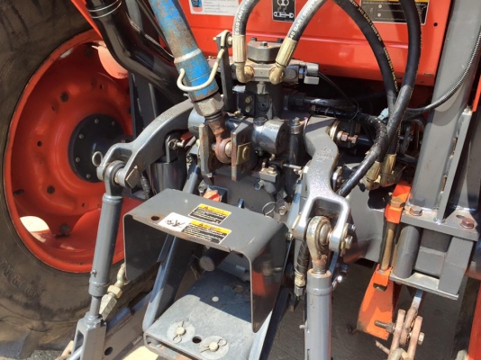 ขายรถไถ Kubota M7040 (4WD) พร้อมดันหน้า ผานพรวนช้าง รถเดิมๆสวยๆ พร้อมใช้งานครับ
