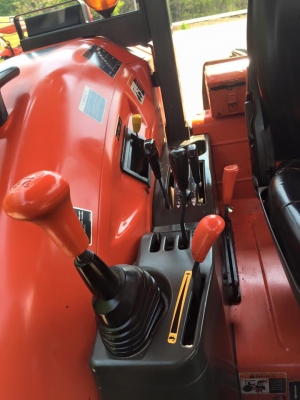ขายรถไถ Kubota M7040 (4WD) พร้อมดันหน้า ผานพรวนช้าง รถเดิมๆสวยๆ พร้อมใช้งานครับ