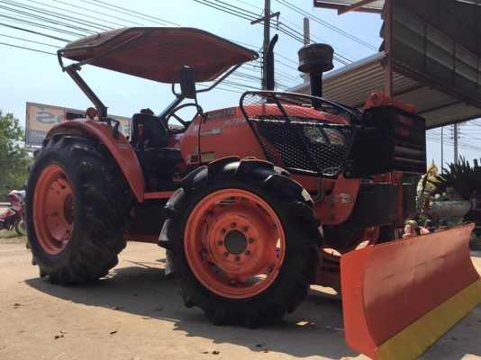 ขายรถไถ Kubota M7040 (4WD) พร้อมดันหน้า ผานพรวนช้าง รถเดิมๆสวยๆ พร้อมใช้งานครับ