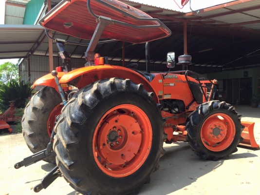ขายรถไถ Kubota M7040 (4WD) พร้อมดันหน้า ผานพรวนช้าง รถเดิมๆสวยๆ พร้อมใช้งานครับ ขายรถไถ Kubota M7040 (4WD) พร้อมดันหน้า ผานพรวนช้าง รถเดิมๆสวยๆ พร้อมใช้งานครับ