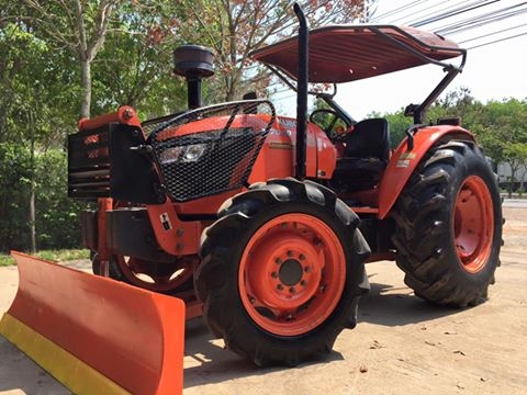 ขายรถไถ Kubota M7040 (4WD) พร้อมดันหน้า ผานพรวนช้าง รถเดิมๆสวยๆ พร้อมใช้งานครับ