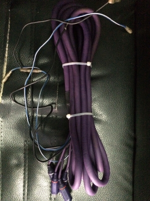 สายRCA ADDZEST ยาว 5เมตร ในสายมีสายรีโมทและสายกราว มือ2 ญี่ปุ่น