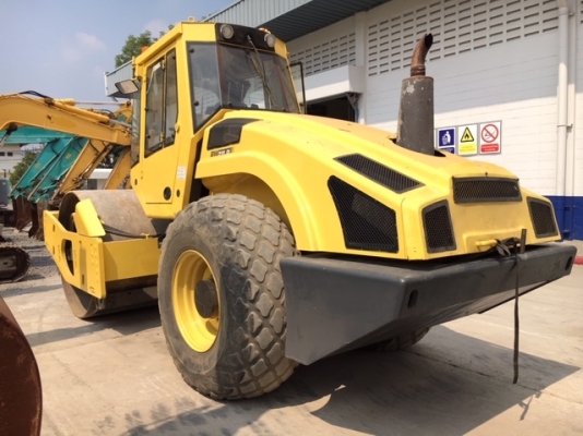 รถบด Bomag BW211D-4 (Single drum roller) นำเข้าจากยุโรป สนใจโทร. 080-6565422 (หนิง)