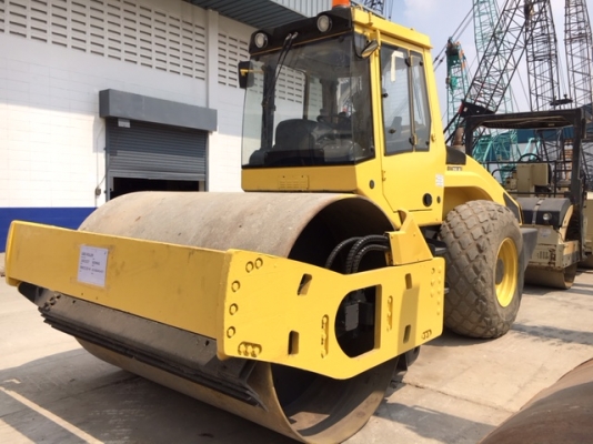 รถบด Bomag BW211D-4 (Single drum roller) นำเข้าจากยุโรป สนใจโทร. 080-6565422 (หนิง)