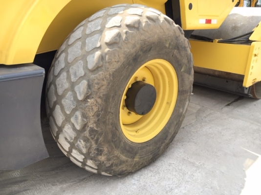 รถบด Bomag BW211D-4 (Single drum roller) นำเข้าจากยุโรป สนใจโทร. 080-6565422 (หนิง)