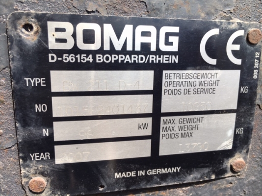 รถบด Bomag BW211D-4 (Single drum roller) นำเข้าจากยุโรป สนใจโทร. 080-6565422 (หนิง)