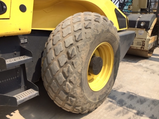 รถบด Bomag BW211D-4 (Single drum roller) นำเข้าจากยุโรป สนใจโทร. 080-6565422 (หนิง)