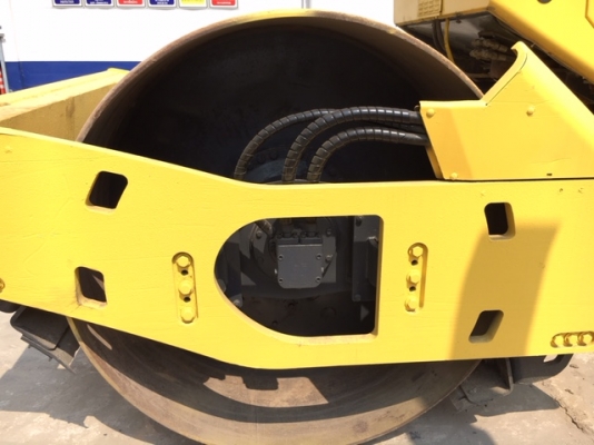 รถบด Bomag BW211D-4 (Single drum roller) นำเข้าจากยุโรป สนใจโทร. 080-6565422 (หนิง)