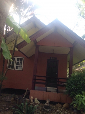 ขายด่วนค่ะ!!!รีสอรท ส่วนตัวค่ะ ที่ดินอยุ่ เกาะช้าง จ ตราด พื้นที่ด้านหน้าติดทะเล ด้านหลังติดภูเขา มีน้ำตก ไหลผ่าน มีบ้านพักส่วนตัว4 หลัง เนื้อที่1ไร่2 งานเศษ