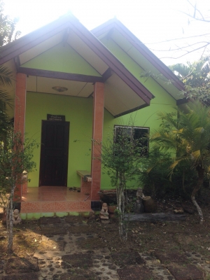 ขายด่วนค่ะ!!!รีสอรท ส่วนตัวค่ะ ที่ดินอยุ่ เกาะช้าง จ ตราด พื้นที่ด้านหน้าติดทะเล ด้านหลังติดภูเขา มีน้ำตก ไหลผ่าน มีบ้านพักส่วนตัว4 หลัง เนื้อที่1ไร่2 งานเศษ