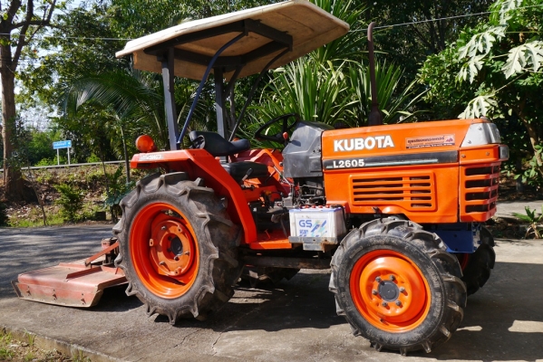 ขายรถไถ KUBOTA L2605 4WD พร้อมโรตารี่ตัดหญ้าHui 1.2เมตร ขายรถไถ KUBOTA L2605 4WD พร้อมโรตารี่ตัดหญ้าHui 1.2เมตร
