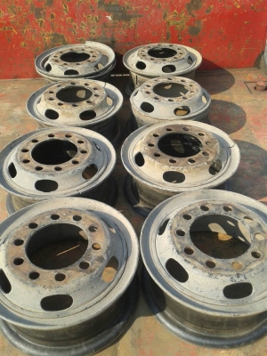 ขายเสื้อเพลาคู่ NISSAN UD เบรคแห้ง เพลาคู่พร้อมกะทะล้อ 8 ใบรู10น็อต โทร.090-4750026