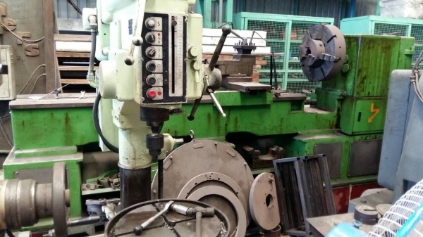 ขายเครื่องกลึง10ฟุตใต้หวันสวิงได้1เมตร3เพลาเบรคครับ