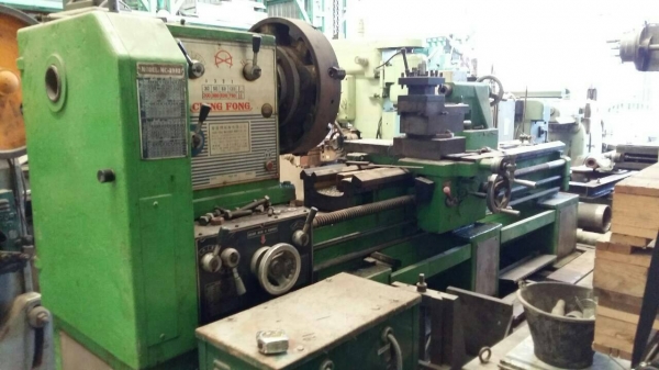 ขายเครื่องกลึง10ฟุตใต้หวันสวิงได้1เมตร3เพลาเบรคครับ