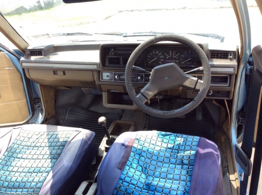 ขายรถ ฟอร์ด เลเซอร์ เครื่อง 1.5 เกียร์ธรรมดา 5เกียร์ ภายในสวยเดิมๆแอร์เย็นฉ่ำ ระบบไมล์ใช้ได้หมด ระบบไฟใช้ได้หมด ตัวถังเดิมๆทรงดีไม่ผุ สีร่อนบางจุดสียังเงาสวย ยางดี รถขับดีเลยครับ ขับกลับได้เลยครับ