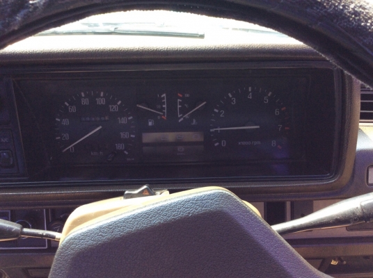 ขายรถ ฟอร์ด เลเซอร์ เครื่อง 1.5 เกียร์ธรรมดา 5เกียร์ ภายในสวยเดิมๆแอร์เย็นฉ่ำ ระบบไมล์ใช้ได้หมด ระบบไฟใช้ได้หมด ตัวถังเดิมๆทรงดีไม่ผุ สีร่อนบางจุดสียังเงาสวย ยางดี รถขับดีเลยครับ ขับกลับได้เลยครับ