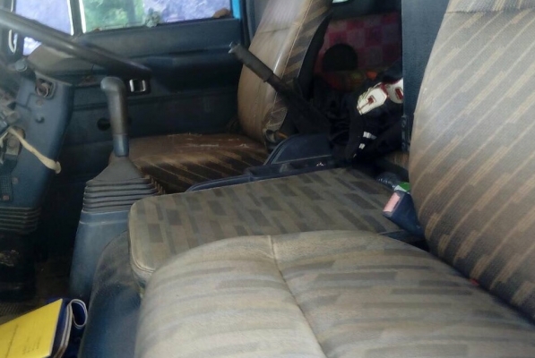 ISUZU ROCKY 195 HP 6HE1 หกล้อดั๊มพ์ กระบะดั๊มพ์เหล็ก 5 ตันความยาว 3.60 เมตรสภาพดีสวยพร้อมบรรทุกพร้อมใช้งานครับ เครื่องยนต์แรงดีเดิมๆภายในห้องเก๋งคอนโซลสวยครบพร้อม แอร์เย็น พวงมาลัยเพาเวอร์ ระบบเบรคทริ๊ปฟี้ครบ ช่วงล่างใหญ่คานหน้ากับเฟืองท้าย 6 น็อต ยาง 8.2