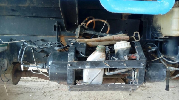 ISUZU ROCKY 195 HP 6HE1 หกล้อดั๊มพ์ กระบะดั๊มพ์เหล็ก 5 ตันความยาว 3.60 เมตรสภาพดีสวยพร้อมบรรทุกพร้อมใช้งานครับ เครื่องยนต์แรงดีเดิมๆภายในห้องเก๋งคอนโซลสวยครบพร้อม แอร์เย็น พวงมาลัยเพาเวอร์ ระบบเบรคทริ๊ปฟี้ครบ ช่วงล่างใหญ่คานหน้ากับเฟืองท้าย 6 น็อต ยาง 8.2