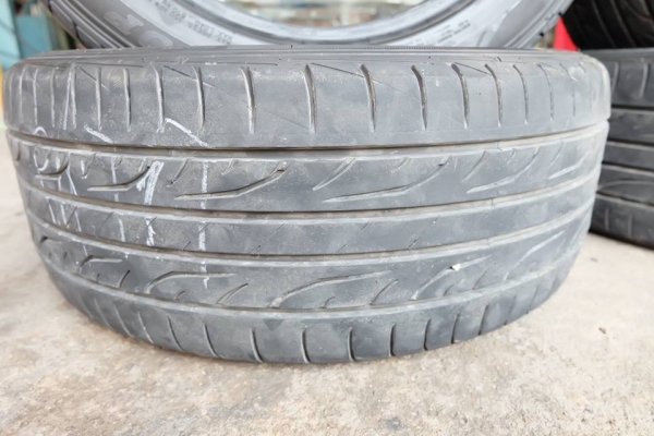 ขายยาง Dunlop มือสอง 225/50R17 ปี 2014