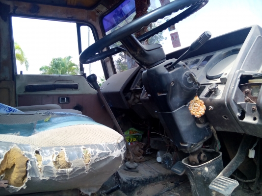 10ล้ออีโน่2เพลา ดั้ม 185  แรงม้า  เทอร์โบ  พร้อมใช้งาน เล่มติดมือพร้อมโอน ราคาต่อรองได้ค่ะ