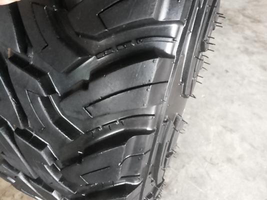 กระทะ offลบ40+ยาง MUD 265/75/16 สภาพ99\% ไร้ริ้วรอย
