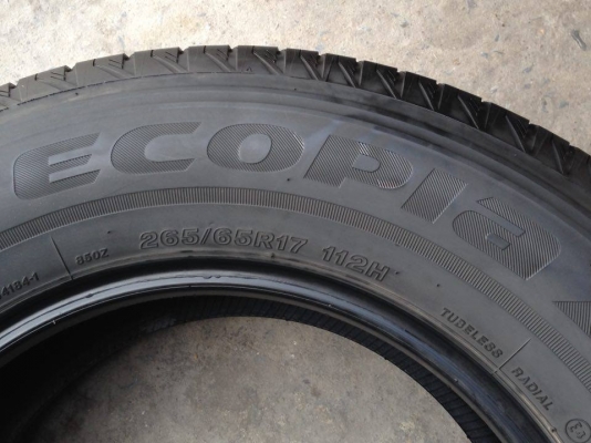 ยาง Bridgstone 265-65-17 รุ่น ECOPLa ปี 13 ครบชุด 4 เส้น 4500 ไม่ควรพลาด สภาพสวยๆไม่บวมดอกยางเหลือเยอะเอาไปวิ่งกันใด้อีกยาวค่ะ