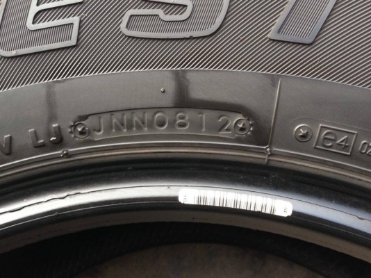 ยาง Bridgstone 265-70-16 ปี 12 ครบชุด 4 เส้น 4500 ไม่ควรพลาด สภาพสวยๆไม่บวมไม่กินข้างดอกยางเหลือเยอะเอาไปวิ่งกันใด้อีกยาวค่ะ