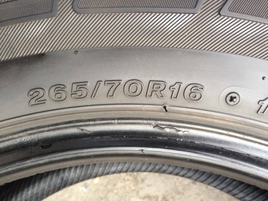 ยาง Bridgstone 265-70-16 ปี 12 ครบชุด 4 เส้น 4500 ไม่ควรพลาด สภาพสวยๆไม่บวมไม่กินข้างดอกยางเหลือเยอะเอาไปวิ่งกันใด้อีกยาวค่ะ